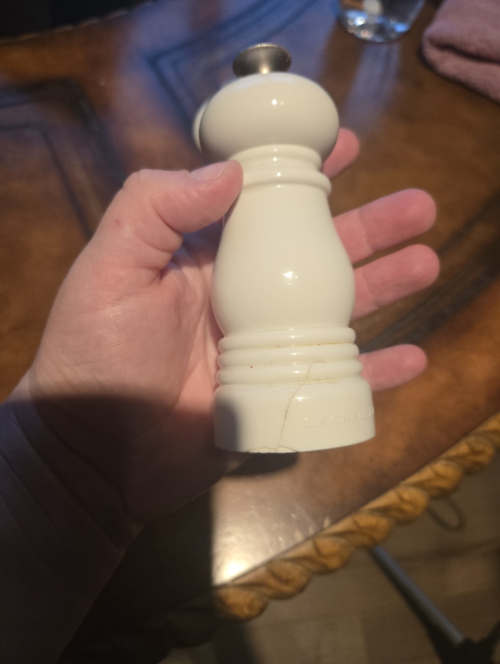 Le Creuset White Salt & Pepper Mill Set | Ceramic Grinders Online 80$ - Picture 5 of 9